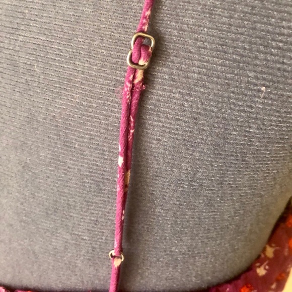 American Eagle adjustable strap lined cami - Picture 4 of 8